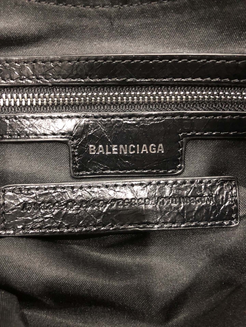 Ba1en*iaga le cagole bags